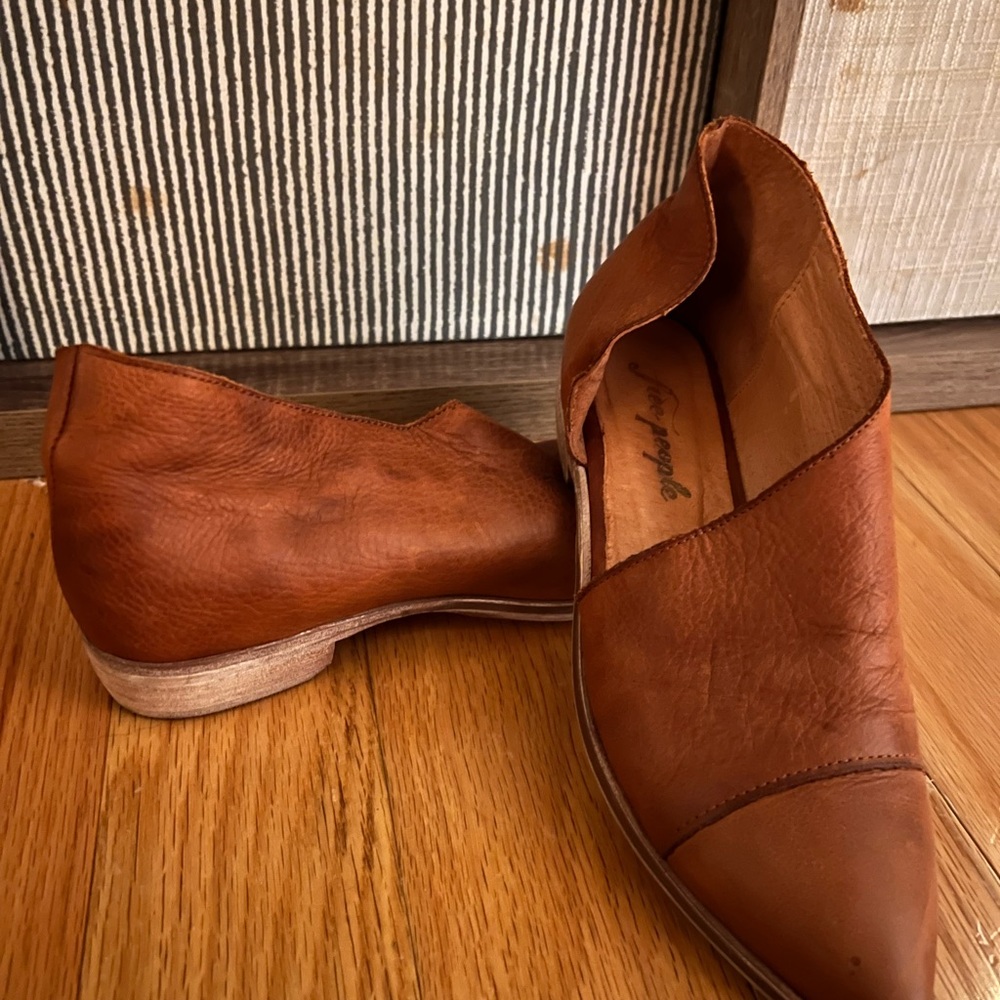 Size 38 FP royale flat whiskey color
